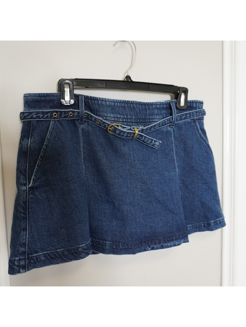 NEW American Eagle Low-Rise Denim Mini Skort Size 8